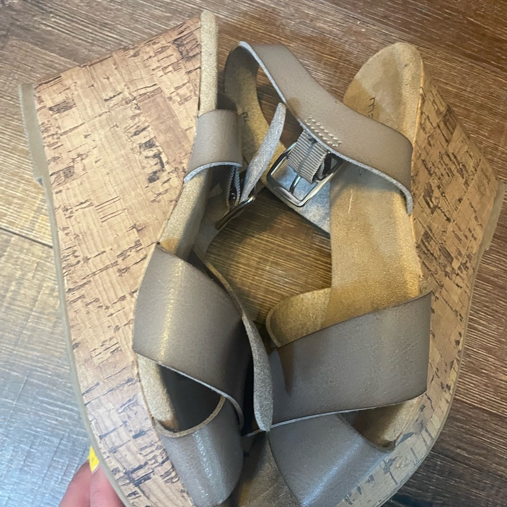 Stylish Gray-Beige Sandals